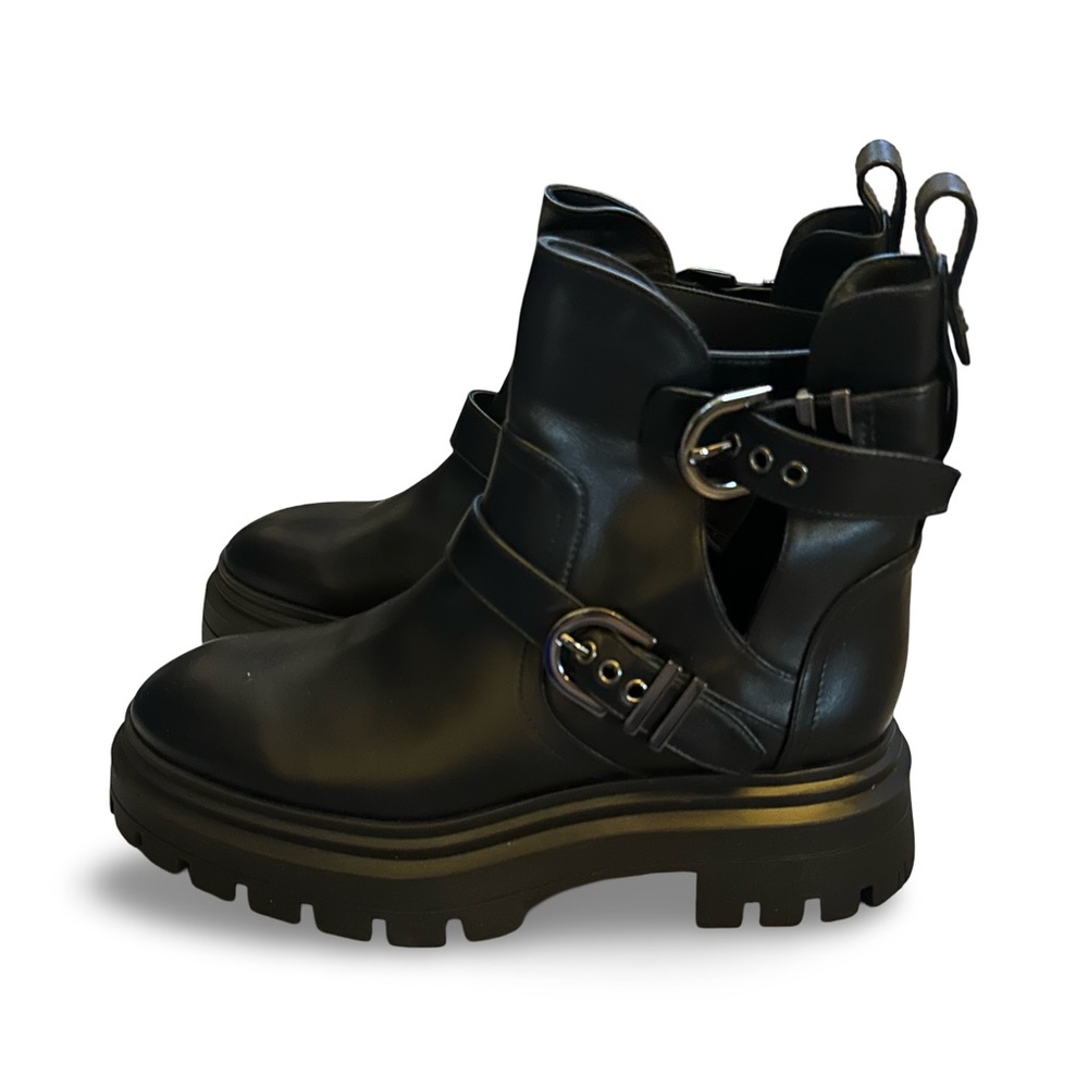 Stuart Weitzman Black Maverick Bedford Moto Boots - Picture 4 of 5